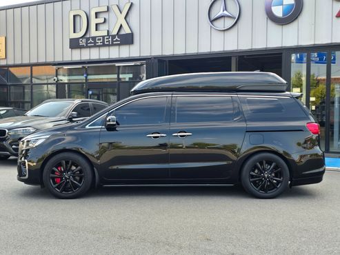 Kia Carnival 7-Seater Hi-Limousine President — пробег 194 000 км — фото 3 из 5