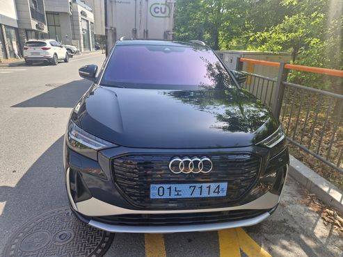Audi Q4 e-tron 45 Premium — пробег 9 800 км — фото 3 из 5