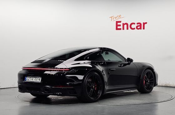 Porsche 911 Carrera 4 GTS — пробег 57 262 км — фото 2 из 5