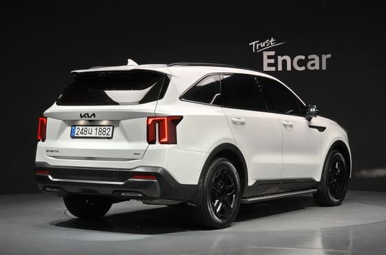 Kia Sorento HEV 1.6 4WD Signature X Line — пробег 10 122 км — фото 2 из 5