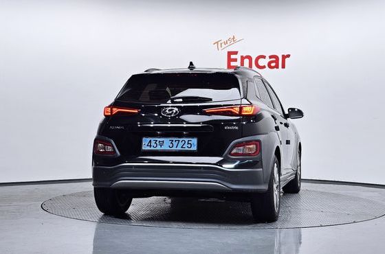 Hyundai Kona Premium — пробег 99 810 км — фото 4 из 5
