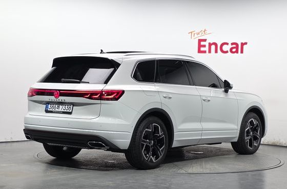 Volkswagen Touareg 3.0 TDI Prestige — пробег 49 км — фото 2 из 5