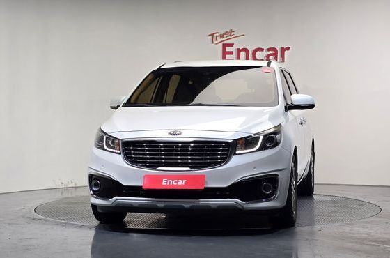 Kia Carnival 7-seater Limousine President — пробег 38 857 км — фото 3 из 5