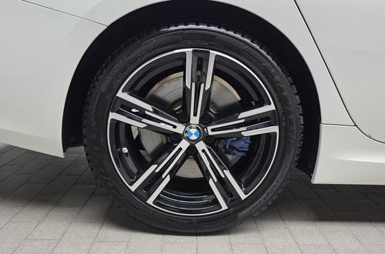 BMW 3-Series 320i M Sport — пробег 25 019 км — фото 5 из 5