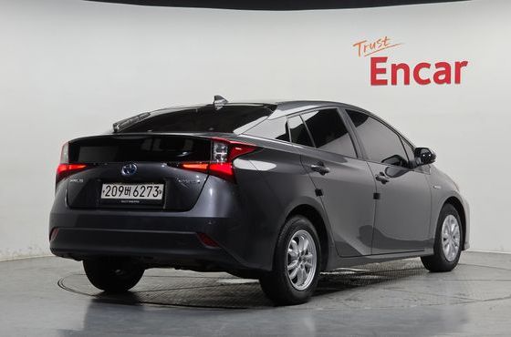 Toyota Prius 1.8 E — пробег 89 660 км — фото 2 из 5