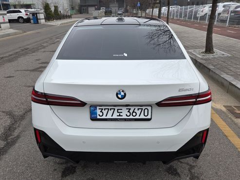BMW 5-Series 520i M Sport — пробег 1 310 км — фото 4 из 5