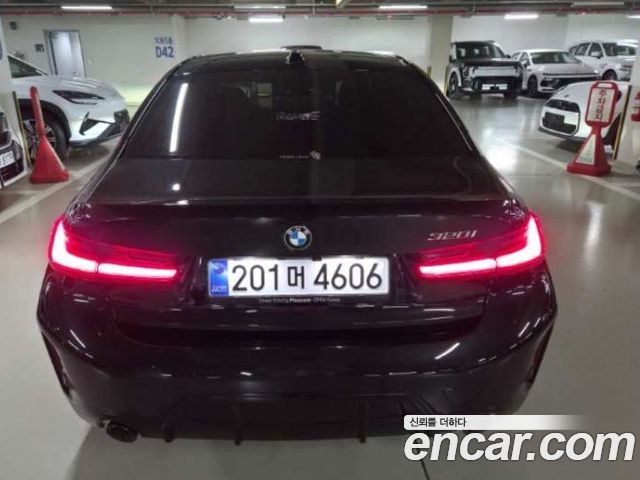 BMW 3-Series 320i M Sport — пробег 900 км — фото 4 из 5