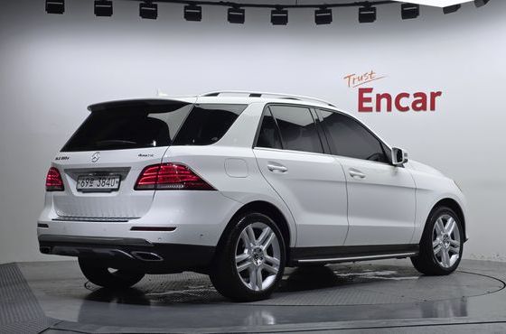 Mercedes-Benz GLE-Class GLE350 d 4MATIC — пробег 105 217 км — фото 2 из 5