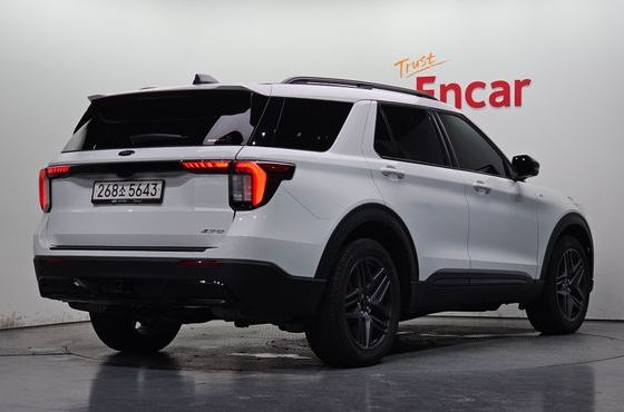 Ford Explorer 2.3 ST-Line 4WD — пробег 21 124 км — фото 2 из 5