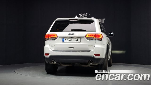 Jeep Cherokee 3.6 Limited WK2 — пробег 126 539 км — фото 4 из 5