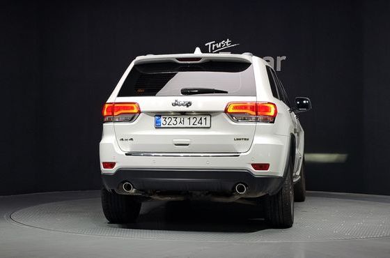 Jeep Cherokee 3.6 Limited WK2 — пробег 126 539 км — фото 4 из 5