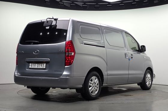 Hyundai Starex Van 3-Seater Smart — пробег 208 855 км — фото 2 из 5