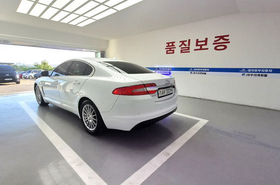 Jaguar XF 2.2D Luxury X250 — пробег 114 000 км — фото 5 из 5