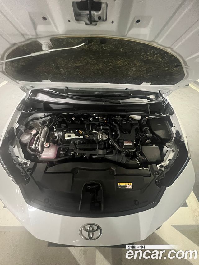 Toyota Prius 2.0 PHEV XSE — пробег 9 300 км — фото 5 из 5