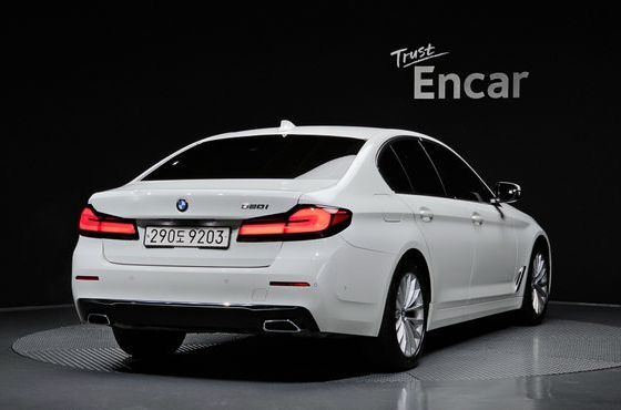 BMW 5-Series 520i Luxury — пробег 21 647 км — фото 2 из 5