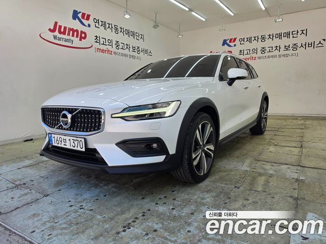 Volvo V60 B5 Pro AWD — пробег 73 343 км — фото 1 из 5