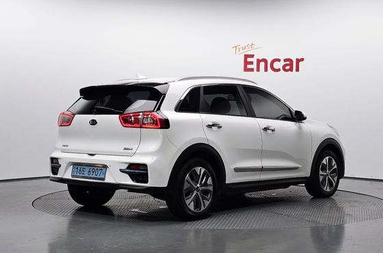 Kia Niro Noblesse — пробег 125 420 км — фото 2 из 5