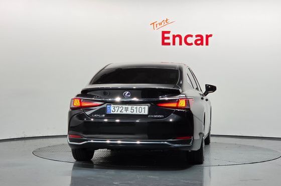 Lexus ES Executive — пробег 73 313 км — фото 4 из 5
