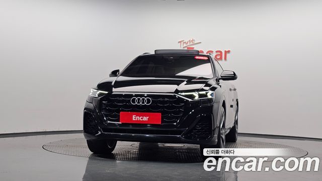 Audi Q8 55 TFSI Quattro Premium — пробег 28 305 км — фото 3 из 5