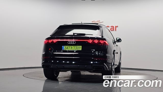 Audi Q8 55 TFSI Quattro Premium — пробег 28 305 км — фото 4 из 5
