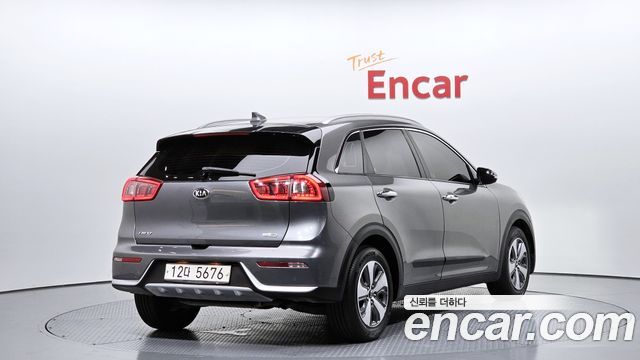 Kia Niro Noblesse — пробег 195 325 км — фото 2 из 5