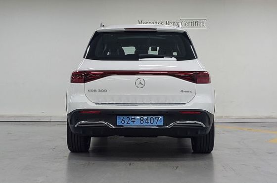 Mercedes-Benz EQB EQB300 4MATIC AMG Line — пробег 6 136 км — фото 4 из 5