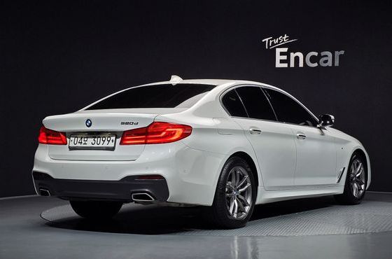 BMW 5-Series 520d M Sport Package Plus — пробег 91 101 км — фото 2 из 5