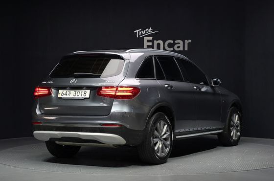 Mercedes-Benz GLC-Class GLC350e 4MATIC Premium — пробег 72 555 км — фото 2 из 5