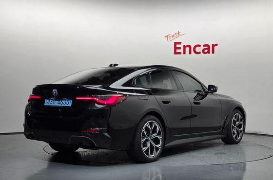 BMW i4 eDrive40 M Sports Pro — пробег 42 839 км — фото 2 из 5