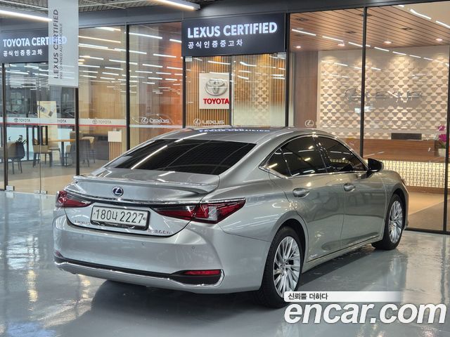 Lexus ES Luxury Plus — пробег 82 316 км — фото 2 из 5