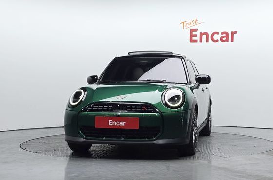 Mini Cooper 5 Door Favoured — пробег 25 285 км — фото 3 из 5