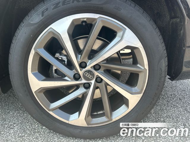 Audi Q5 40 TFSI Quattro Sportback S Line — пробег 2 400 км — фото 5 из 5