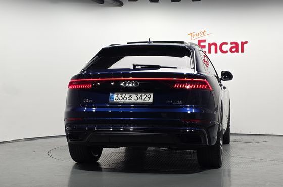 Audi Q8 55 TFSI Quattro Premium — пробег 19 320 км — фото 4 из 5