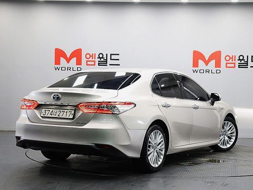 Toyota Camry 2.5 XLE Hybrid — пробег 112 134 км — фото 2 из 5