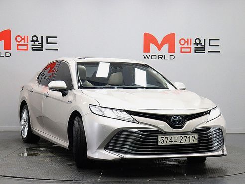 Toyota Camry 2.5 XLE Hybrid — пробег 112 134 км — фото 3 из 5