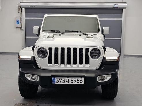 Jeep Wrangler 2.0 Overland Power Top 4Door 4xe — пробег 45 330 км — фото 1 из 5