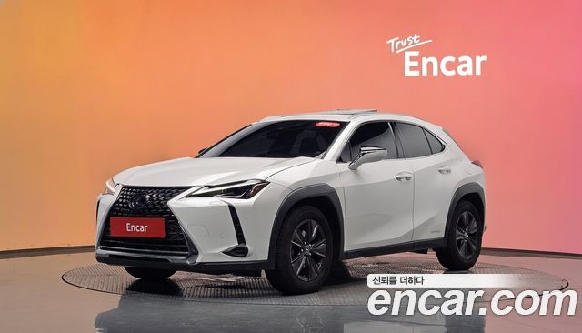 Lexus UX 2.0 2WD — пробег 87 726 км — фото 1 из 5