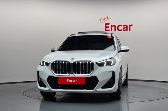 BMW X1 xDrive 20i M Sport — пробег 31 860 км — фото 3 из 5