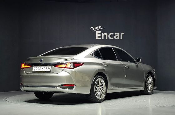 Lexus ES Luxury Plus — пробег 114 142 км — фото 2 из 5