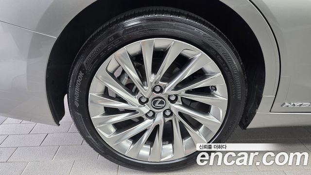 Lexus ES Luxury Plus — пробег 114 142 км — фото 5 из 5