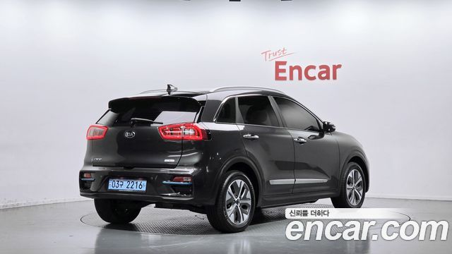 Kia Niro Prestige — пробег 29 284 км — фото 2 из 5