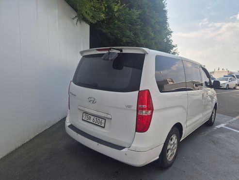 Hyundai Starex 11-Seater Wagon CVX Luxury — пробег 136 605 км — фото 2 из 5