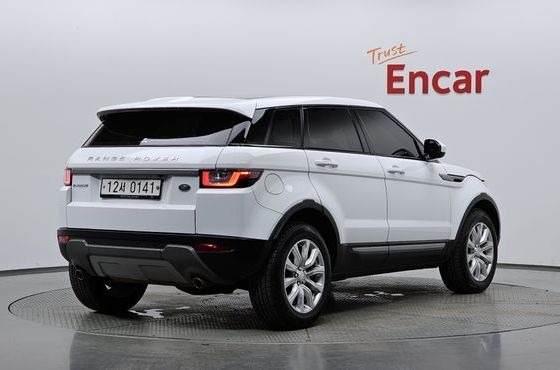 Land Rover Range Rover Evoque 2.0 TD4 SE — пробег 108 306 км — фото 2 из 5