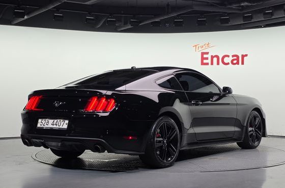 Ford Mustang Coupe — пробег 124 968 км — фото 2 из 5