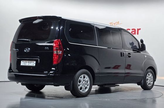 Hyundai Starex 12-Seater Wagon CVX Luxury — пробег 89 467 км — фото 2 из 5