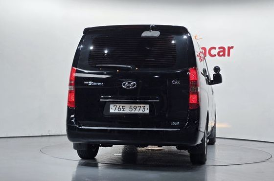 Hyundai Starex 12-Seater Wagon CVX Luxury — пробег 89 467 км — фото 4 из 5
