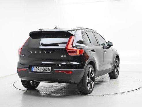 Volvo XC40 B4 Ultra Bright — пробег 271 км — фото 2 из 5