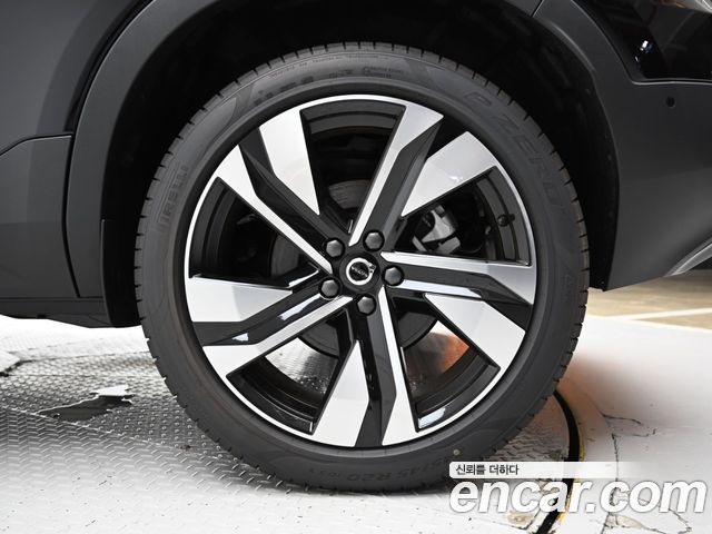 Volvo XC40 B4 Ultra Bright — пробег 271 км — фото 5 из 5