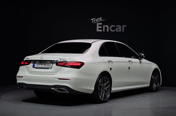 Mercedes-Benz E-Class E220d 4MATIC AMG Line — пробег 35 591 км — фото 2 из 5