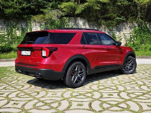 Ford Explorer 2.3 ST-Line 4WD — пробег 8 325 км — фото 3 из 5